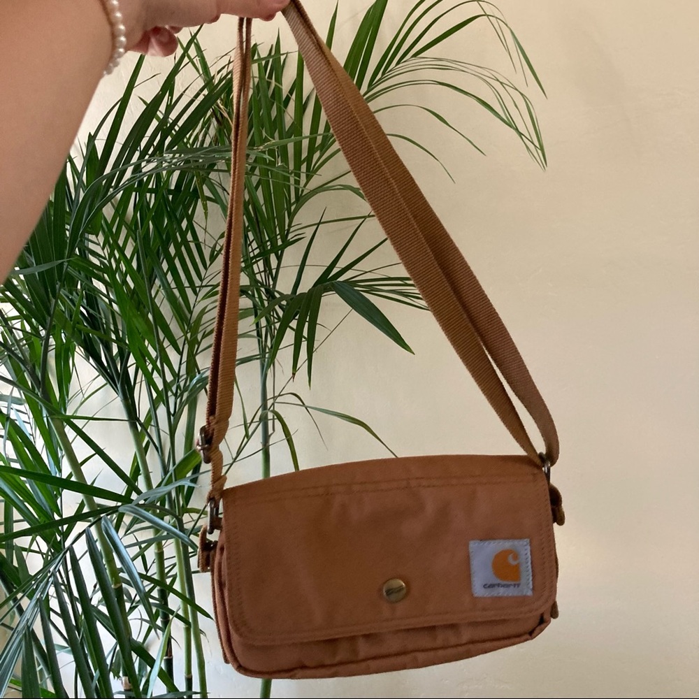 NWOT BRAND NEW CARHARTT ESSENTIALS WOMENS POUCH BAG